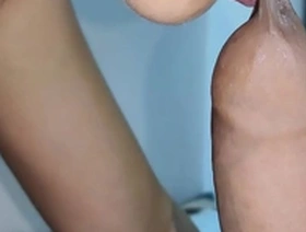 Indian girlfriend shows off her oral skills in new MMS video