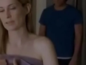 Undress and pose nakedly